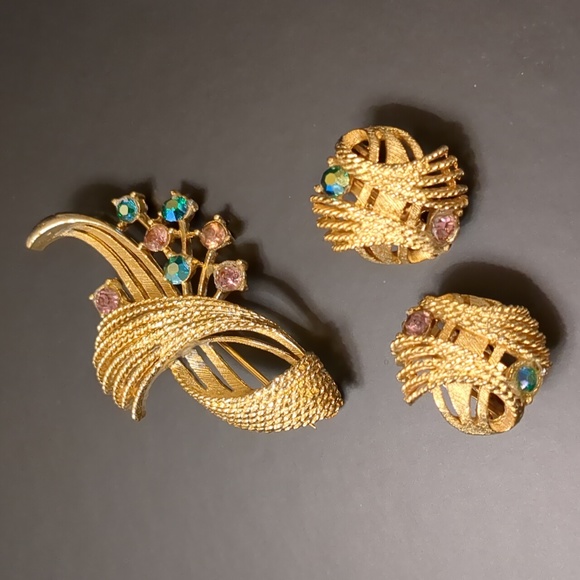 LISNER Vintage Brooch Set - Picture 4 of 5